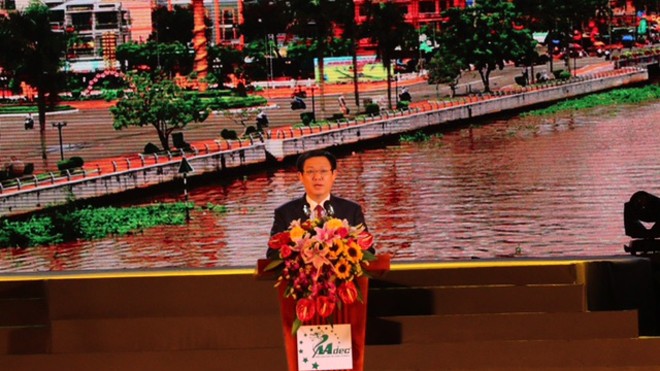 Agribank được vinh danh tại MDEC - Hậu Giang 2016 Ủy viên Bộ Chính trị, Phó Thủ tướng Chính phủ Vương Đình Huệ - Trưởng Ban chỉ đạo Tây Nam bộ phát biểu tại lễ khai mạc