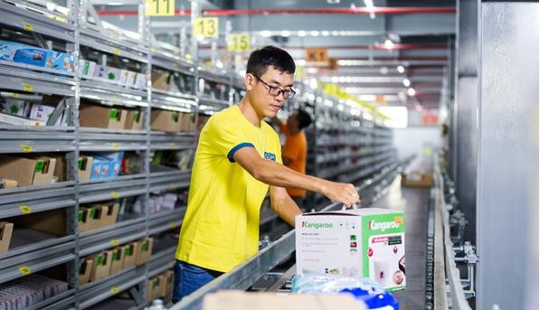 Giao hàng miễn phí, hài lòng “thượng đế” vùng xa Giao hàng miễn phí, hài lòng “thượng đế” vùng xa