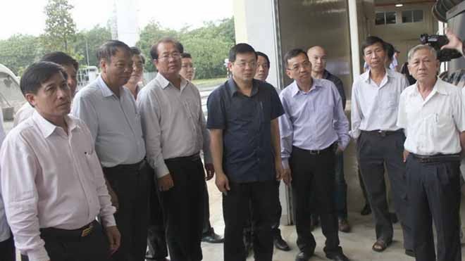 Tham quan Khu xử lý rác Đa Phước Các đại biểu và Ban giám đốc VWS tại Khu liên hợp