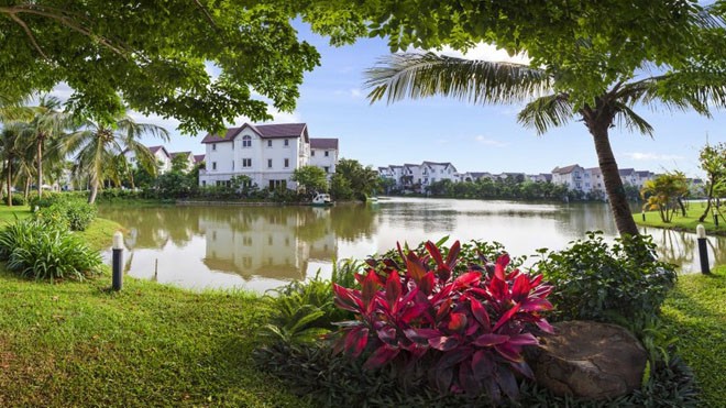 Khám phá kiến trúc và nghệ thuật của biệt thự 5 sao ven sông Khu đô thị Vinhomes Riverside gợi liên tưởng đến hình ảnh thành phố Venice xinh đẹp của vùng đất Địa Trung Hải