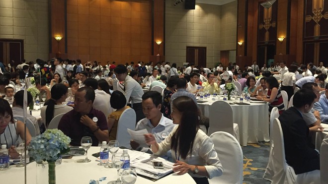 Hơn 100 khách xuống tiền ngày đầu mở bán dự án T&T Hơn 100 khách xuống tiền ngày đầu mở bán dự án T&T
