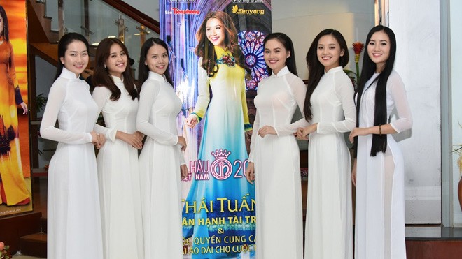 Thí sinh HHVN 2016 tham quan Showroom Thái Tuấn Thí sinh HHVN 2016 tham quan Showroom Thái Tuấn