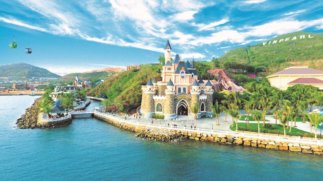 Vinpearl Land - 10 năm khẳng định vị thế tiên phong “Thiên đường vui chơi giải trí” Vinpearl Land tại đảo Hòn Tre, Nha Trang mới nâng cấp mùa hè vừa qua
