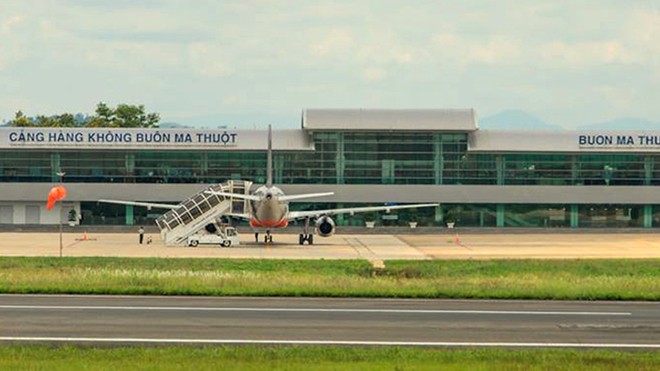 Máy bay đi Buôn Ma Thuột hạ cánh ở TP.HCM vì thời tiết xấu Sân bay Buôn Ma Thuột