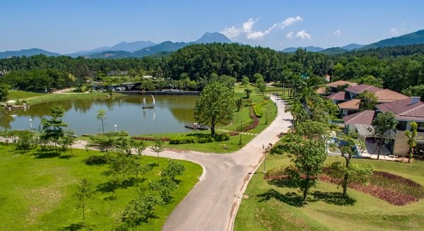 Biệt thự nghỉ dưỡng: Hàng hot coi chừng hớ nặng Triển vọng tươi sáng của ngành du lịch đã khiến bất động sản nghỉ dưỡng trở thành kênh đầu tư hấp dẫn nhất Việt Nam năm 2016.