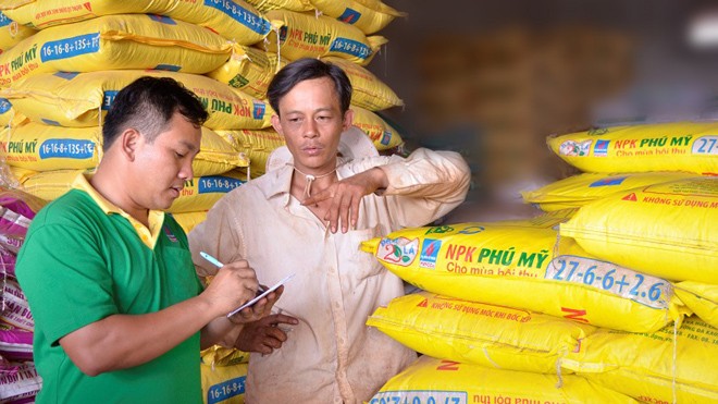 Bộ sản phẩm phân bón Phú Mỹ đạt Thương hiệu Quốc gia 2016 Bộ sản phẩm phân bón Phú Mỹ của PVFCCo được công nhân là Thương hiệu Quốc gia năm 2016.