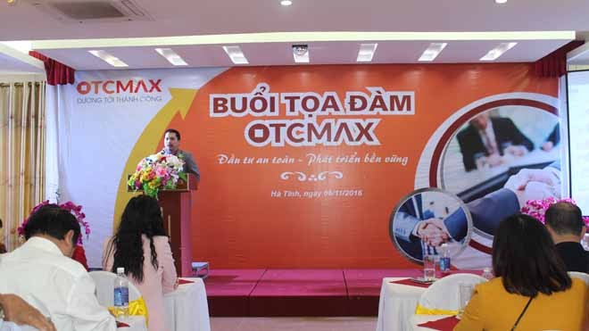 Trao quà cho gia đình đặc biệt khó khăn tại Hà Tĩnh - Ông Nguyễn Hữu Tiến, Chủ tịch Hội đồng quản trị Công ty Cổ phần Allunee phát biểu tại buổi lễ