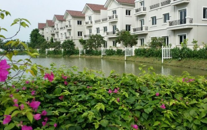Sống xanh kiểu Vinhomes Đô thị Vinhomes Riverside – “phiên bản chuẩn” của mẫu đô thị sinh thái với những mảng xanh quý giá trong lòng phố.