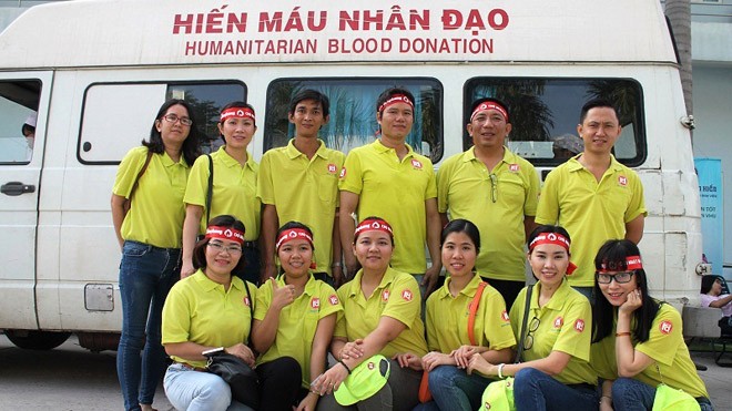 Nhựa Rạng Đông háo hức tham gia Ngày Chủ nhật đỏ Tập thể cán bộ, nhân viên Cty CP Nhựa Rạng Đông háo hức chờ hiến máu Chủ nhật đỏ lần thứ 9 năm 2017.