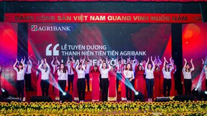 Xung kích thực hiện nhiệm vụ kinh doanh vì sự phát triển bền vững Xung kích thực hiện nhiệm vụ kinh doanh vì sự phát triển bền vững