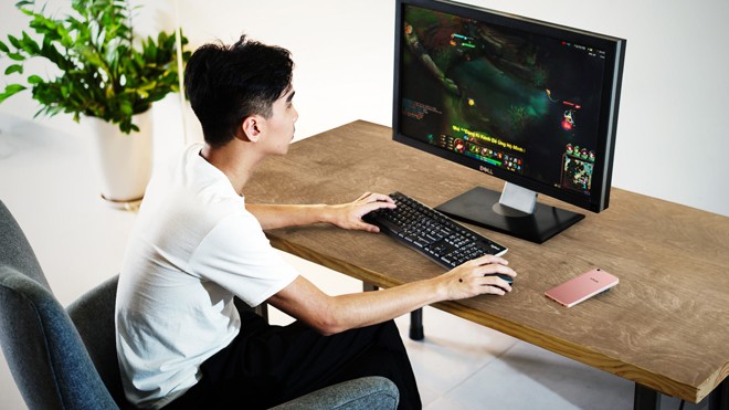 Pewpew: Tôi sẽ không vì sự hoài nghi của người khác mà dừng lại “Kết bạn” thường xuyên với áo phông, quần bò, PewPew thỉnh thoảng vẫn bị cho là kém trau chuốt về diện mạo