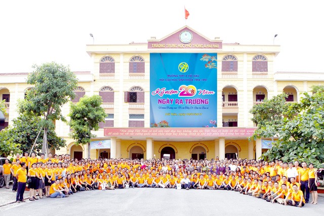 Cựu học sinh THPT A Hải Hậu kỷ niệm 20 năm ngày ra trường Ảnh chụp các thầy cô giáo và Tập thể khóa 94-97