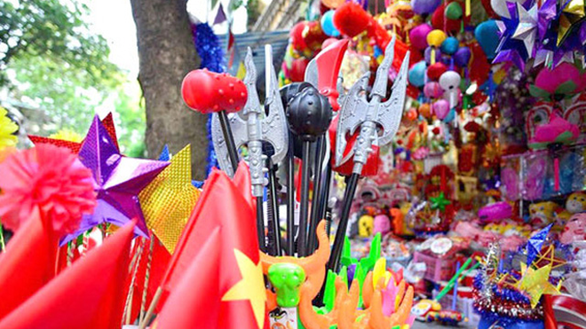 Cẩn trọng để tránh bị nhiễm độc khi mua đồ chơi Trung thu cho con Cẩn trọng để tránh bị nhiễm độc khi mua đồ chơi Trung thu cho con