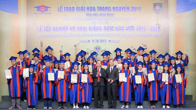 Hành trình 10 năm vun trồng cho các đoá hoa Trạng Nguyên Hành trình 10 năm vun trồng cho các đoá hoa Trạng Nguyên