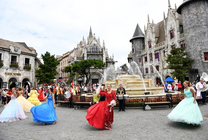 Click để mua vé vui chơi tại hệ thống Sun World trong tích tắc Click để mua vé vui chơi tại hệ thống Sun World trong tích tắc