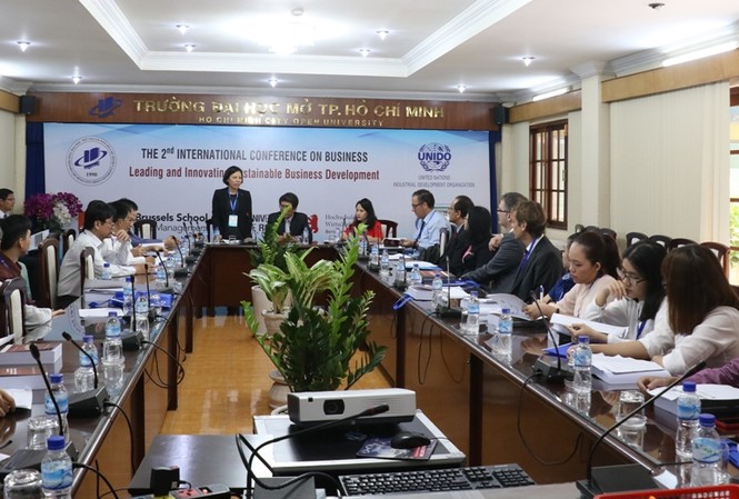 Hội thảo quốc tế “Dẫn dắt và đổi mới hướng đến phát triển kinh doanh bền vững” Hội thảo quốc tế “Dẫn dắt và đổi mới hướng đến phát triển kinh doanh bền vững”