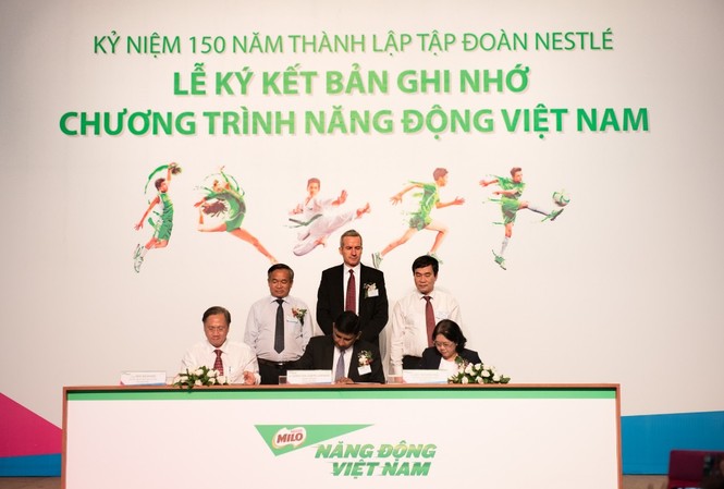 Báo động tình trạng béo phì, suy dinh dưỡng ở trẻ em Nestle Việt Nam phát triển các hoạt động thể thao học đường