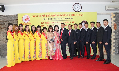 Công ty Mỹ phẩm Phúc Lang đánh dấu 10 năm phát triển Tập thể ban lãnh đạo và cán bộ công ty Mỹ Phẩm Đăng Dương