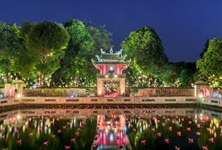Sách ảnh Thu Vọng Nguyệt lùi thời gian lên kệ để hoàn thiện tác quyền Sách ảnh Thu Vọng Nguyệt lùi thời gian lên kệ để hoàn thiện tác quyền