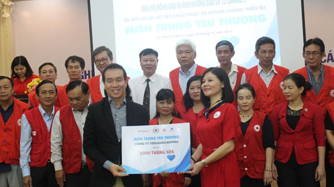 24 nghìn ly sữa đến với học sinh miền Trung 24 nghìn ly sữa đến với học sinh miền Trung