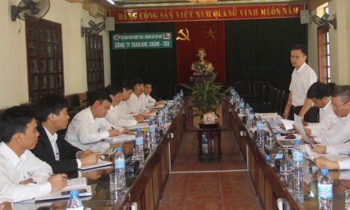 Kiểm tra thực hiện Nghị quyết liên tịch về công tác ATVSLĐ năm 2017 Kiểm tra thực hiện Nghị quyết liên tịch về công tác ATVSLĐ tại Công ty than Khe Chàm
