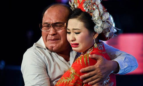 Duy Phương khởi kiện vợ cũ Lê Giang vì bị 'phỉ báng' trên truyền hình Từ sau chia sẻ của Lê Giang trên sóng truyền hình, cuộc sống của Duy Phương trở nên khốn đốn.