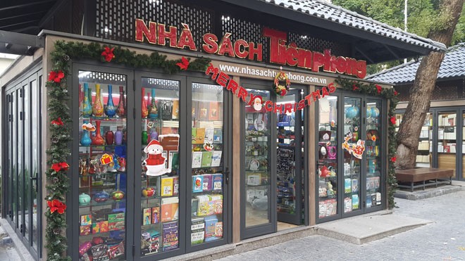 Ông già Noel giao quà miễn phí Ông già Noel giao quà miễn phí