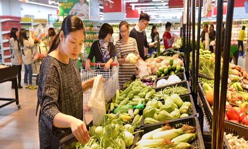 Hà Nội với mô hình tuyến phố an toàn thực phẩm Người tiêu dùng ngày càng đòi hỏi khắt khe hơn về vệ sinh an toàn
thực phẩm. (Nguồn: Quangninh Online).