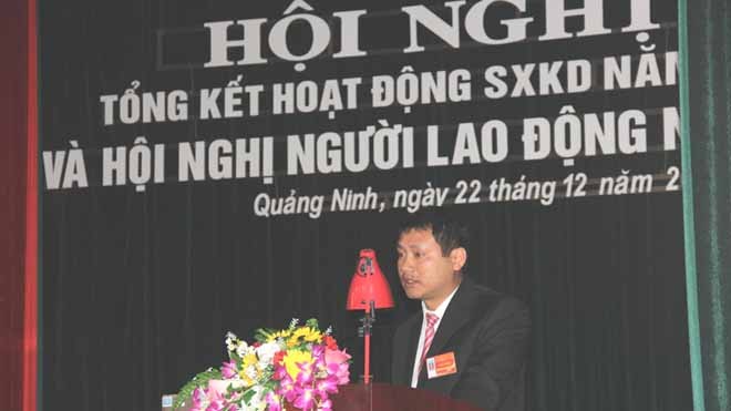 Xây dựng mỏ Hầm lò 1 hoàn thành kế hoạch 9.100m lò đào Giám đốc Công ty Lê Trung Toán đã báo cáo đánh giá kết quả SXKD năm 2017