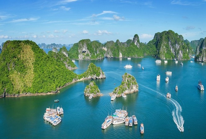 Thị trường BĐS chào đón một 'đại gia' mới Vịnh Hạ Long – địa danh lý tưởng cho khách du lịch trong nước và quốc tế khám phá.