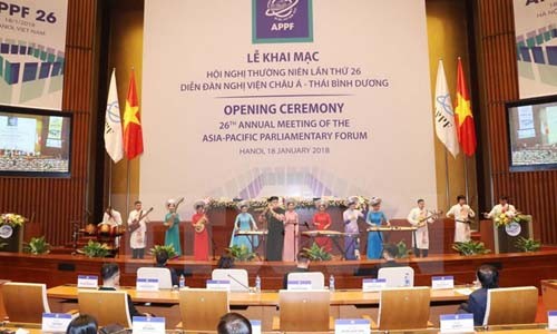 Hội nghị APPF-26 tại Hà Nội bước vào ngày làm việc đầu tiên Chương trình nghệ thuật chào mừng Lễ khai mạc Hội nghị Thường niên lần thứ 26 Diễn đàn Nghị viện châu Á-Thái Bình Dương (APPF-26). (Ảnh: Trọng Đức/TTXVN)
