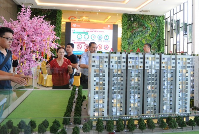 Chen chân tham quan dự án Him Lam Phú An Dự án hiện đã cất nóc 4 block