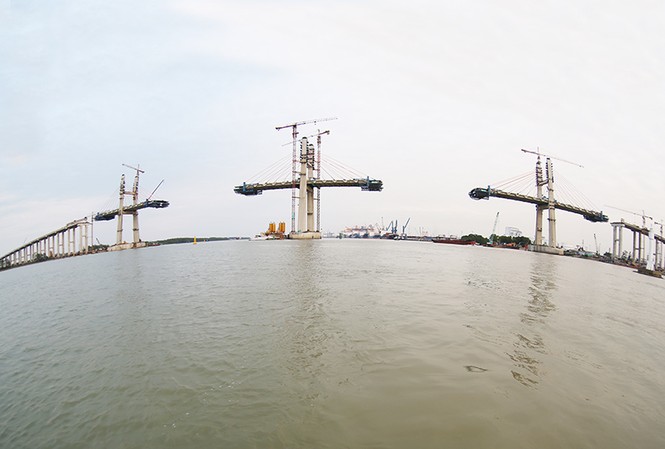 Tham vọng của Quảng Ninh Cầu Bạch Đằng sẽ hoàn thành vào tháng 6/2018 sẽ rút ngắn khoảng cách Hải Phòng - Hạ Long. ảnh Đỗ Phương