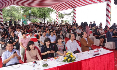 Hàng trăm khách tham gia khai trương văn phòng bán hàng TMS Quy Nhon Hàng trăm khách tham gia khai trương văn phòng bán hàng TMS Quy Nhon