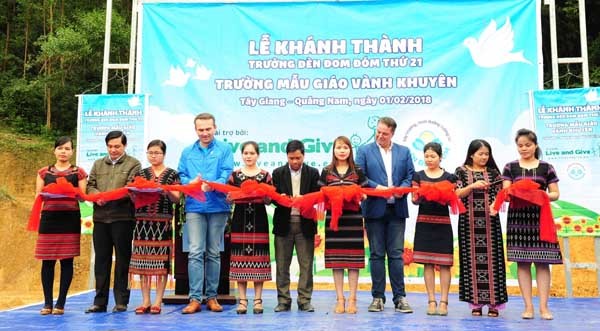 Sữa Cô gái Hà Lan khánh thành trường Đèn Đom Đóm thứ 21 Trường Vành Khuyên sẽ là một bước đệm tạo sự khởi đầu mới cho tương lai các em vùng đồng bào dân tộc thiểu số còn gặp nhiều khó khăn của huyện Tây Giang