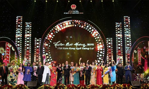 Xuân quê hương 2018: Ấm áp tình quê hương Xuân quê hương 2018: Ấm áp tình quê hương