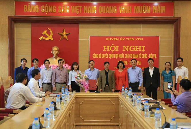 Hợp nhất Ban Tổ chức với Phòng Nội vụ huyện Hợp nhất Ban Tổ chức với Phòng Nội vụ huyện