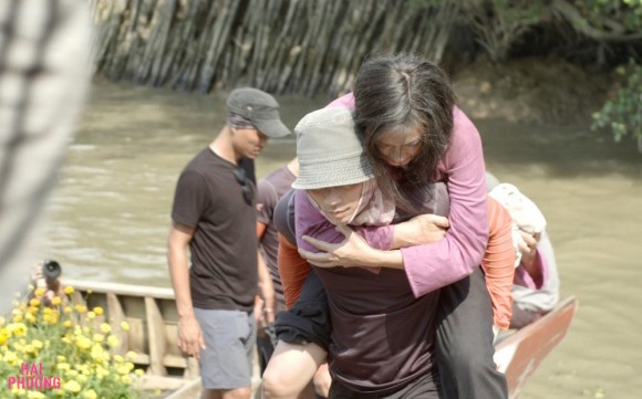 Ngô Thanh Vân gặp tai nạn, bị nứt xương nghiêm trọng khi quay phim Ngô Thanh Vân bị tai nạn khi đang đi quay phim, phải nhờ người trong ê-kíp cõng
