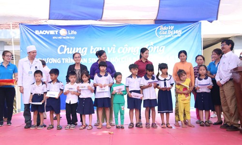 Những quan niệm sai lầm trong chăm sóc và bảo vệ sức khỏe cần chú ý BVNT tặng quà cho các gia đình chính sách và có công với Cách mạng