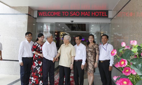 Chạm đến giấc mơ thượng lưu Tổng Bí thư Nguyễn Phú Trọng với đại diện lãnh đạo Sao Mai Hotel