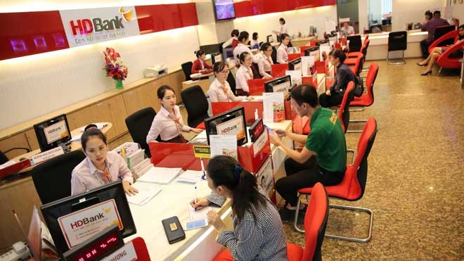 Tặng thêm 0,2%/năm khi khách hàng gửi tiết kiệm tại HDBank Tặng thêm 0,2%/năm khi khách hàng gửi tiết kiệm tại HDBank