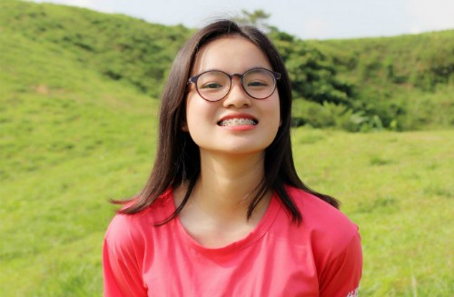 Nữ sinh Lào Cai trúng tuyển 4 đại học Mỹ Trần Ngọc Minh giành học bổng từ 5 đại học lớn của Mỹ và Canada. Ảnh: NVCC