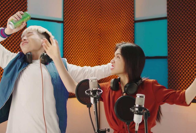 Lộ clip hậu trường đổi 180 độ của dàn sao Việt Gia đình Hoa Dâm Bụt “tương tàn” vì giành ăn
