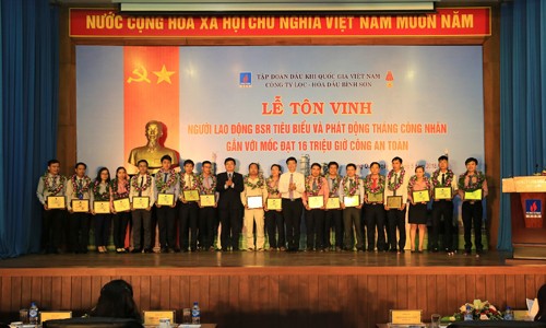 'Chúng ta đi từ không đến có, từ học việc thành chuyên gia' Công ty BSR tuyên dương 21 người lao động BSR tiêu biểu