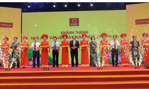 Hoa Sen vận hành nhà máy trên 1.000 tỷ đồng tại Yên Bái Tập đoàn Hoan Sen chính thức khánh thành nhà máy vật liệu xây dựng trên 1.000 tỷ đồng