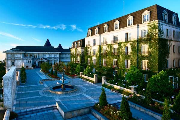 Ưu đãi hấp dẫn dành cho 2 người tại Mercure Bana Hills French Village Ưu đãi hấp dẫn dành cho 2 người tại Mercure Bana Hills French Village