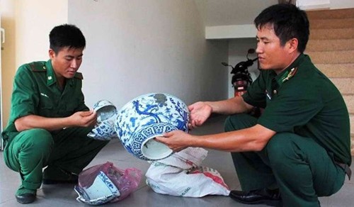 Bộ Văn hóa đề xuất chi hơn 48 tỷ khai quật tàu cổ ở biển Dung Quất Một số di vật gốm sứ tìm thấy ở vị trí tàu cổ đắm tại Dung Quất. Ảnh: Bảo tàng Lịch sử quốc gia
