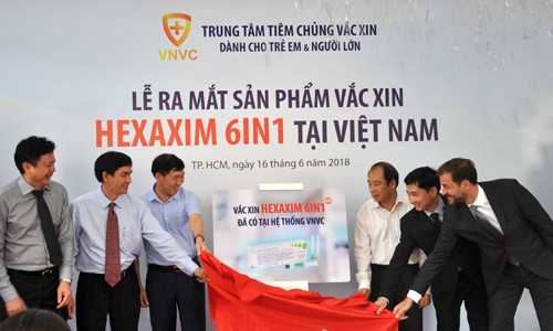 Vắc xin '6 trong 1' thế hệ mới có mặt tại Việt Nam Vắc xin Hexaxim 6 trong 1 chính thức có mặt tại các Trung tâm tiêm chủng của VNVC
