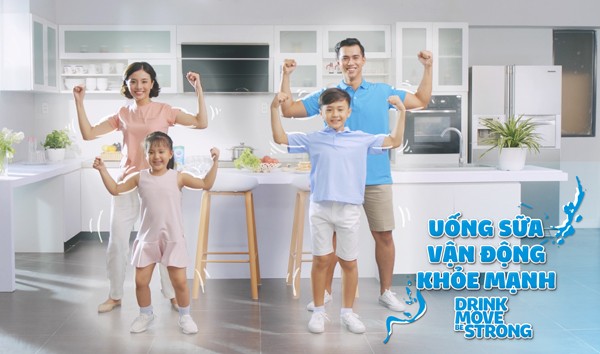 Thông điệp ‘Uống sữa, vận động, khỏe mạnh’ qua điệu nhảy Flash Mob Thông điệp ‘Uống sữa, vận động, khỏe mạnh’ qua điệu nhảy Flash Mob