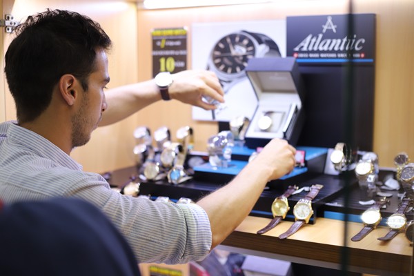 Đồng hồ Atlantic khẳng định đẳng cấp tại thị trường VN Đồng hồ Atlantic khẳng định đẳng cấp tại thị trường VN